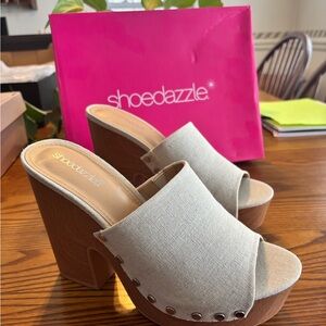 Shoe Dazzle Women's Beige Platform Mules